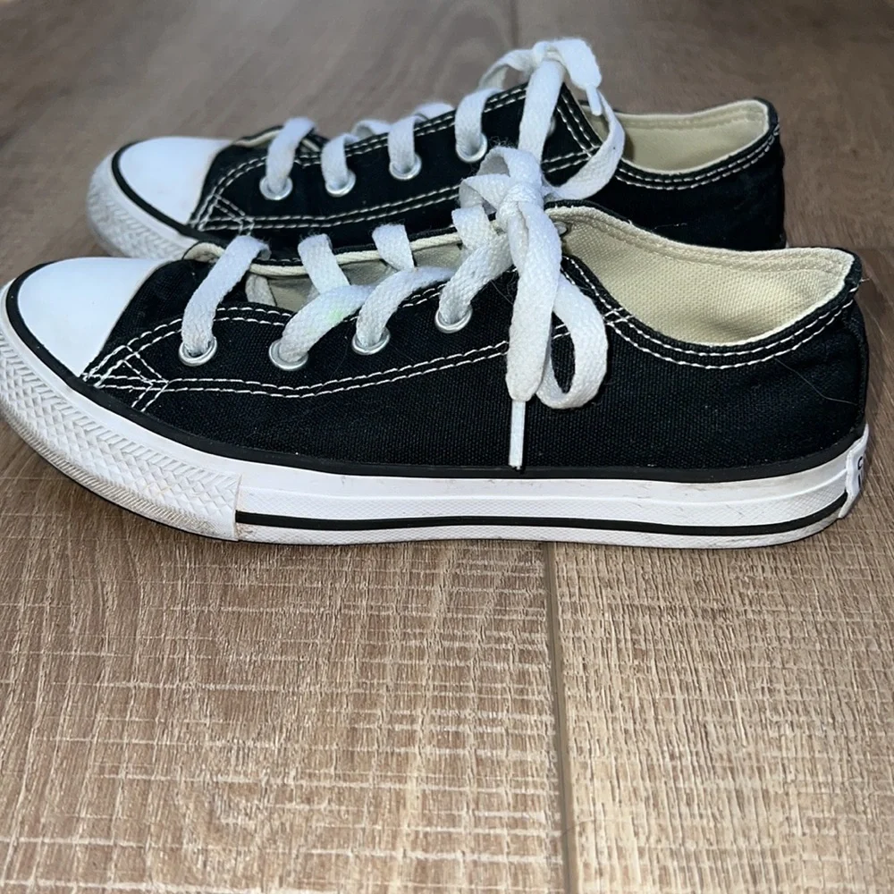Black Converse Allstars Size 1.0 YOUTH - Picture 4 of 7